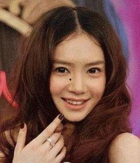 戚薇整容前爆料了吗视频,揭秘真实蜕变历程